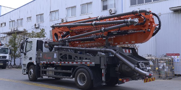 由于機械設備需求多樣，更多小型泵車針對農村市場而展現